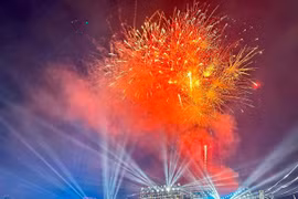 Người dân cả nước chào đón năm mới 2024 với nhiều niềm tin, kỳ vọng