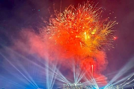 Người dân cả nước chào đón năm mới 2024 với nhiều niềm tin, kỳ vọng