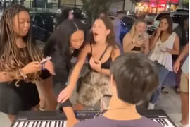 Cô gái cướp tiền của nghệ sỹ đường phố khiến cộng đồng TikTok phẫn nộ