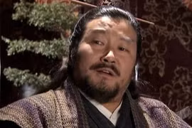 Kim Dung đã giấu bí mật gì trong tên nhân vật của mình?