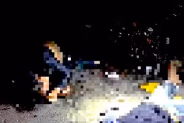 Tông đuôi ô tô tải, ba thanh niên trên một xe máy thương vong