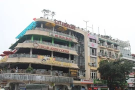 Vì sao Hà Nội xem xét phá bỏ tòa nhà "Hàm cá mập"?