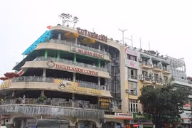 Vì sao Hà Nội xem xét phá bỏ tòa nhà "Hàm cá mập"?