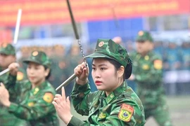 Màn võ thuật đẹp mắt của các nữ chiến sĩ biên phòng xinh đẹp 