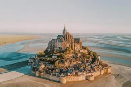 Tu viện 1.000 năm tuổi nằm chơ vơ giữa bờ biển Đại Tây Dương 