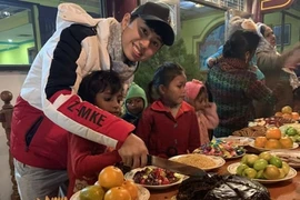 Chân dung chàng trai nấu 300 suất cơm từ thiện mỗi ngày