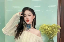 "Hotgirl bể cá" Ngân Baby tiếp tục là nạn nhân mua vui phản cảm