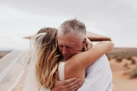 Con rể xúc động trước lời cảnh cáo của bố vợ