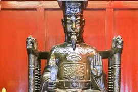 Vị vua nhân từ bậc nhất lịch sử VN, khiến phương Bắc kiêng nể