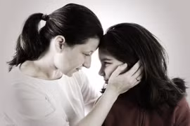 9 câu động viên khi con bị bắt nạt càng khiến trẻ tổn thương