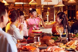 Trong tiệc gặp phải 'tứ tình' nên đặt đũa xuống và rời đi, vì sao?