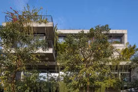 Ngỡ ngàng với văn phòng làm việc được bao quanh bởi nước và cây xanh