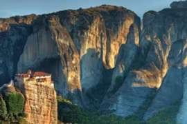 Bí ẩn vùng đất duy nhất trên thế giới cấm phụ nữ bén mảng