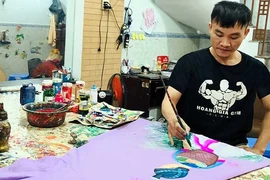 Người H’Mông xuống phố