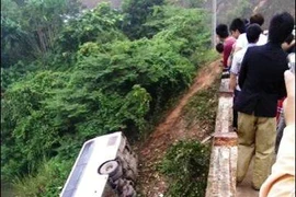 Xác định danh tính hai người xấu số vụ lật xe khách QL32