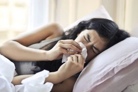 Cúm mùa hoành hành khiến nhiều người khổ sở: Sai lầm nào hay gặp và ai dễ chuyển nặng, nguy kịch khi mắc?