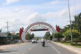 Nhà thầu nào cung cấp thiết bị dạy học các trường tiểu học tại Hàm Thuận Bắc?