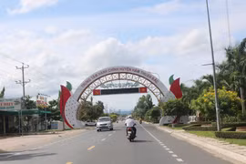 Nhà thầu nào cung cấp thiết bị dạy học các trường tiểu học tại Hàm Thuận Bắc?