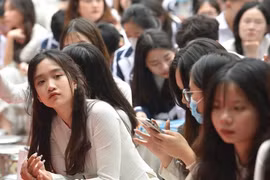 Hà Nội nghiêm cấm các trường cắt xén chương trình