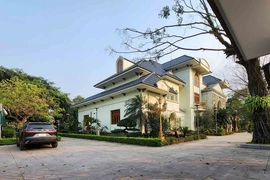 Soi biệt phủ nguy nga của Chủ tịch Tập đoàn Phúc Sơn vừa bị bắt