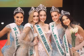 4 cô gái đứng sau Hoa hậu Thanh Thủy