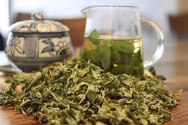 Loại lá khô công dụng vàng 10, bán 400.000 đồng/kg vẫn cháy hàng