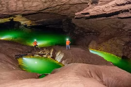 Lộ diện hồ nước 'bí ẩn' ở VQG Phong Nha - Kẻ Bàng