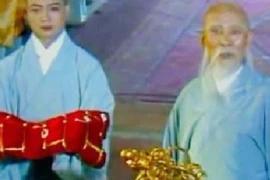 Đường Tăng sở hữu 2 pháp bảo quý giá nào do vua Đường mua tặng?