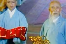 Đường Tăng sở hữu 2 pháp bảo quý giá nào do vua Đường mua tặng?