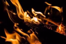 Tại sao lại đốt quần áo sau khi người thân qua đời?