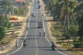 Con đường nào của Việt Nam đã hứng chịu 4 triệu tấn bom đạn?