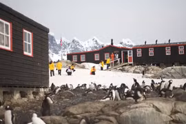 Nơi làm việc chỉ được tắm 2 lần/tuần vẫn “ngập” người ứng tuyển