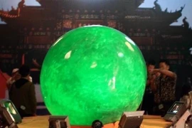 Đào được viên đá khủng, 1 năm sau ngồi không thu tiền