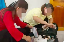 Cô gái bị nhà chú rể yêu cầu cởi đồ vì nghi lấy tiền