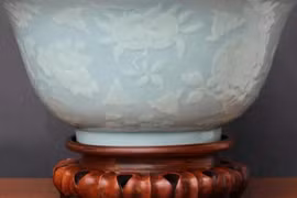 Dọn nhà cũ, không ngờ nhặt được 'báu vật' tiền tỷ bị lãng quên