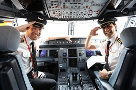 Phi công hãng hàng không nào của Mỹ được trả lương "khủng" nhất?