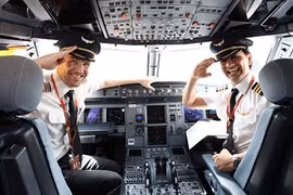 Phi công hãng hàng không nào của Mỹ được trả lương "khủng" nhất?