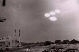 CIA tiết lộ thương tích kỳ lạ trên những người tiếp xúc gần UFO
