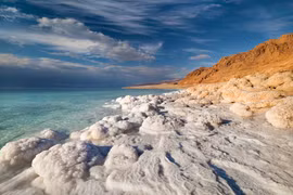 Sự thật kinh ngạc về 'tuyết ấm' bí ẩn của biển Chết