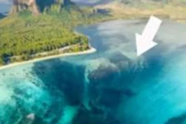 Thác nước độc đáo không phải trên mặt đất mà dưới đáy biển