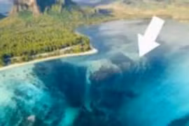 Thác nước độc đáo không phải trên mặt đất mà dưới đáy biển