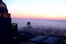 'Mây đen' mù mịt tràn vào đường phố Trung Quốc, chuyên gia lý giải sao? 