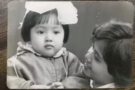  Khoe ảnh hồi nhỏ, BTV Hoài Anh được khen nức nở 'xinh từ bé'