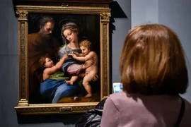 AI phát hiện sốc về bức tranh huyền thoại Madonna della Rosa