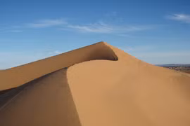 Giải mã bí ẩn của những cồn cát hình sao trên Trái Đất