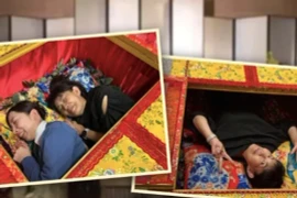 Dịch vụ ‘dùng thử quan tài’, khách đến trải nghiệm nườm nượp