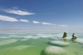 Hồ nước chứa 'báu vật' 12 nghìn tỷ nằm sát Việt Nam