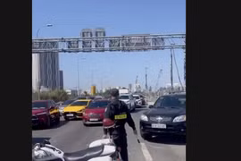 Kẹt xe trên cao tốc TP.HCM - Long Thành - Dầu Giây