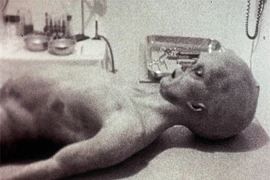 Tiết lộ chấn động: “Mỹ đang giữ người ngoài hành tinh dưới hầm ngầm"?