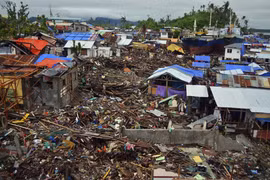 Top 8 cơn bão khủng khiếp nhất từng cuốn phăng mọi thứ trên Trái Đất